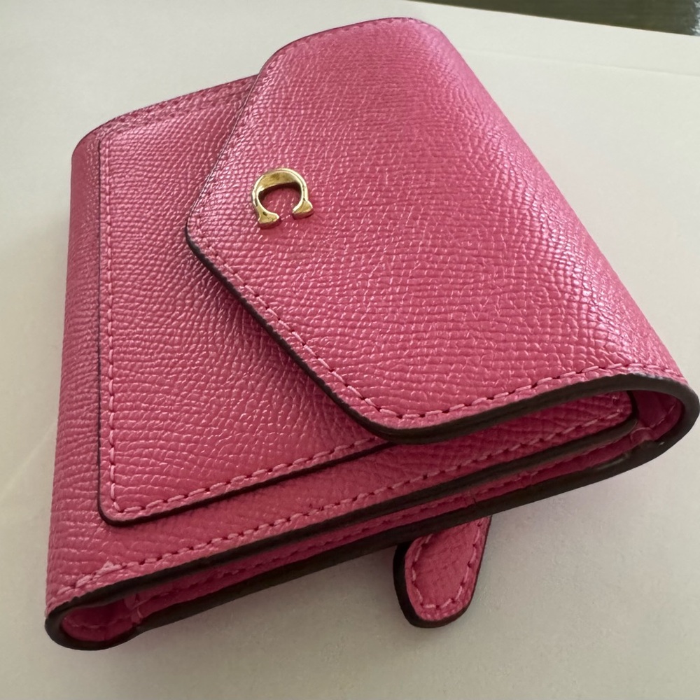 Coach Hot Pink Leather Small Wallet with Gold 'C' Accent - Picture 6 of 7